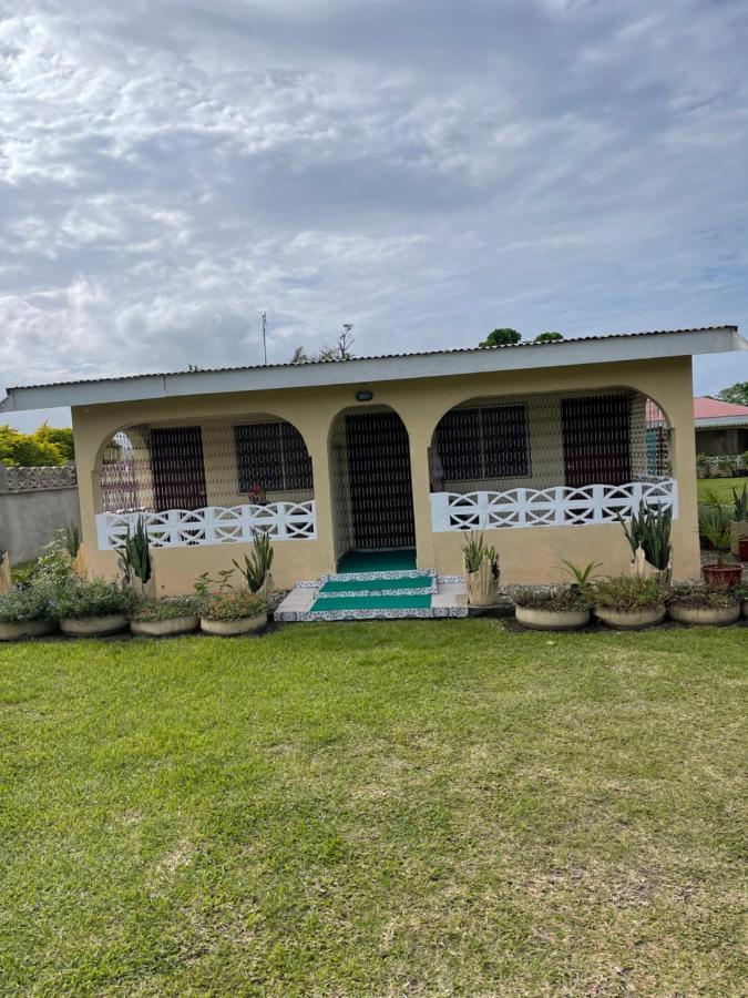 Bed and Breakfast Janessa'S Dwellery Port Vila Exterior foto